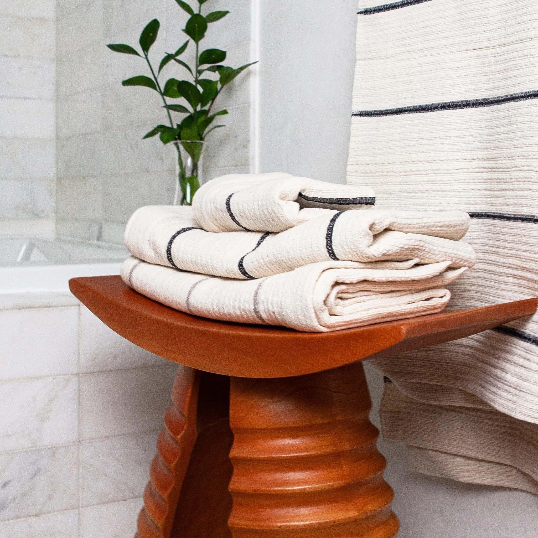 Addis Gray Waffle Weave Bath Towels Set 2