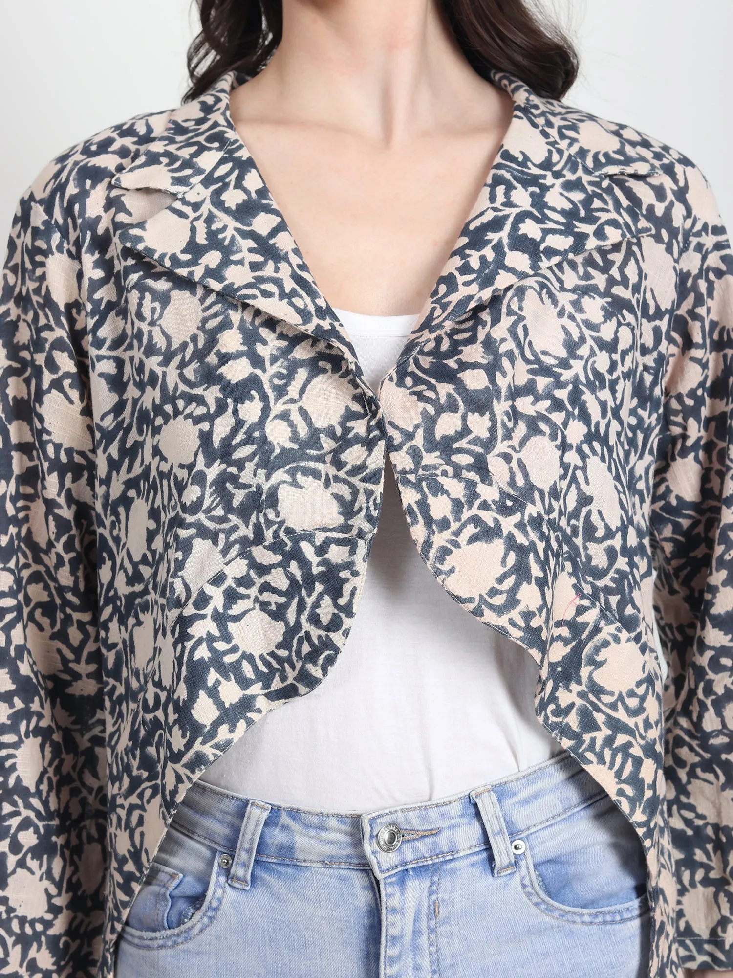 Innes floral Printed shrug