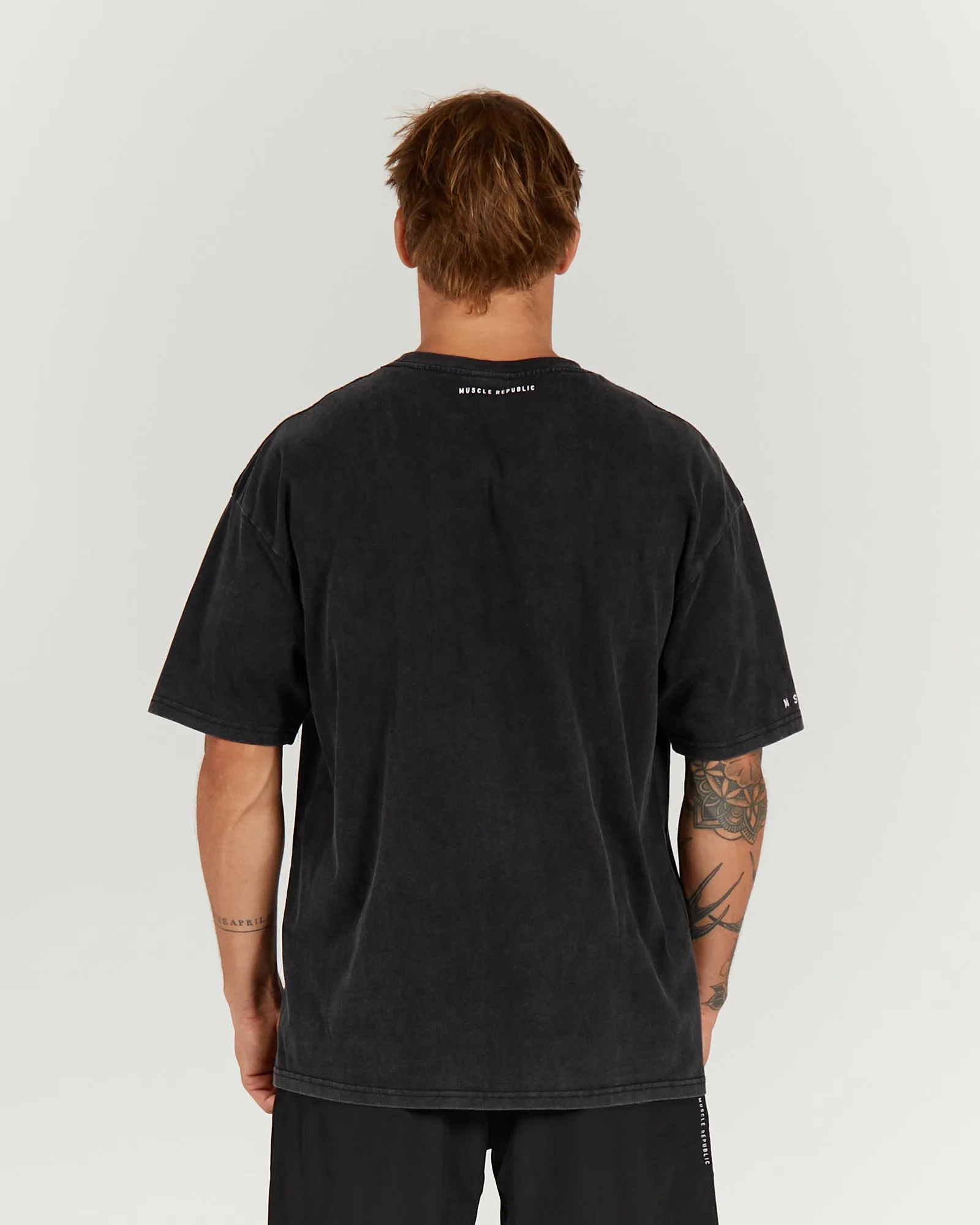 MEN'S OVERSIZED TEE - WASHED BLACK